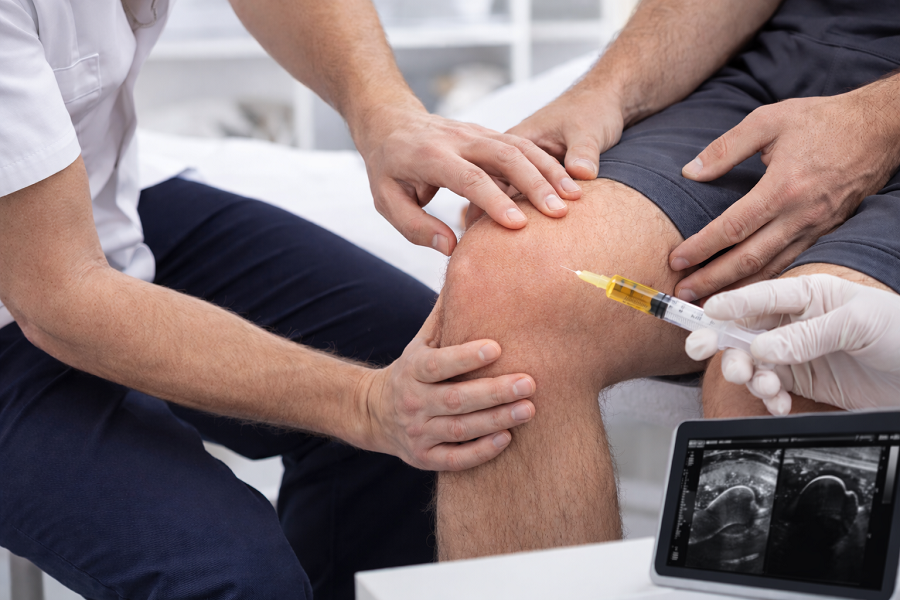 Ból kolana – kiedy fizjoterapia, a kiedy warto rozważyć leczenie wspomagające?